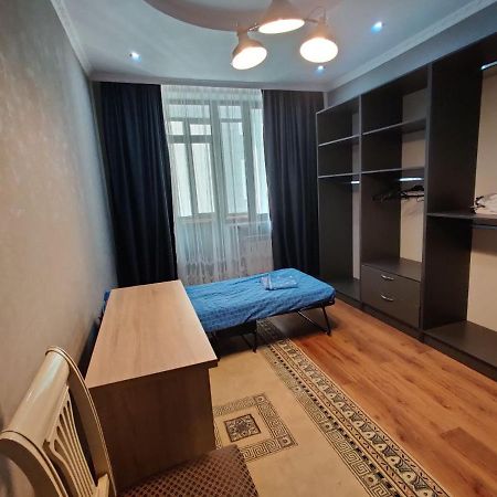Комната В 4Х Комнатной Квартире Алматы Экстерьер фото