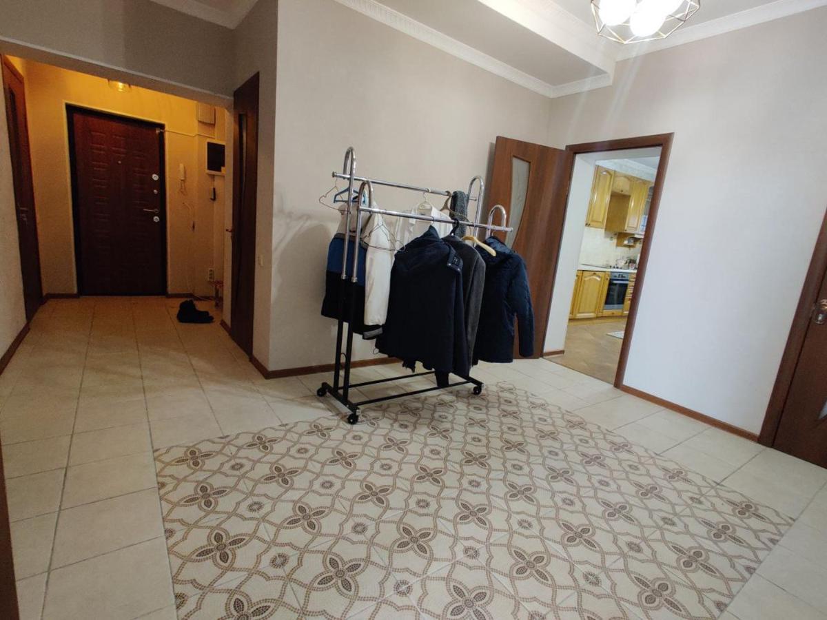 Комната В 4Х Комнатной Квартире Алматы Экстерьер фото